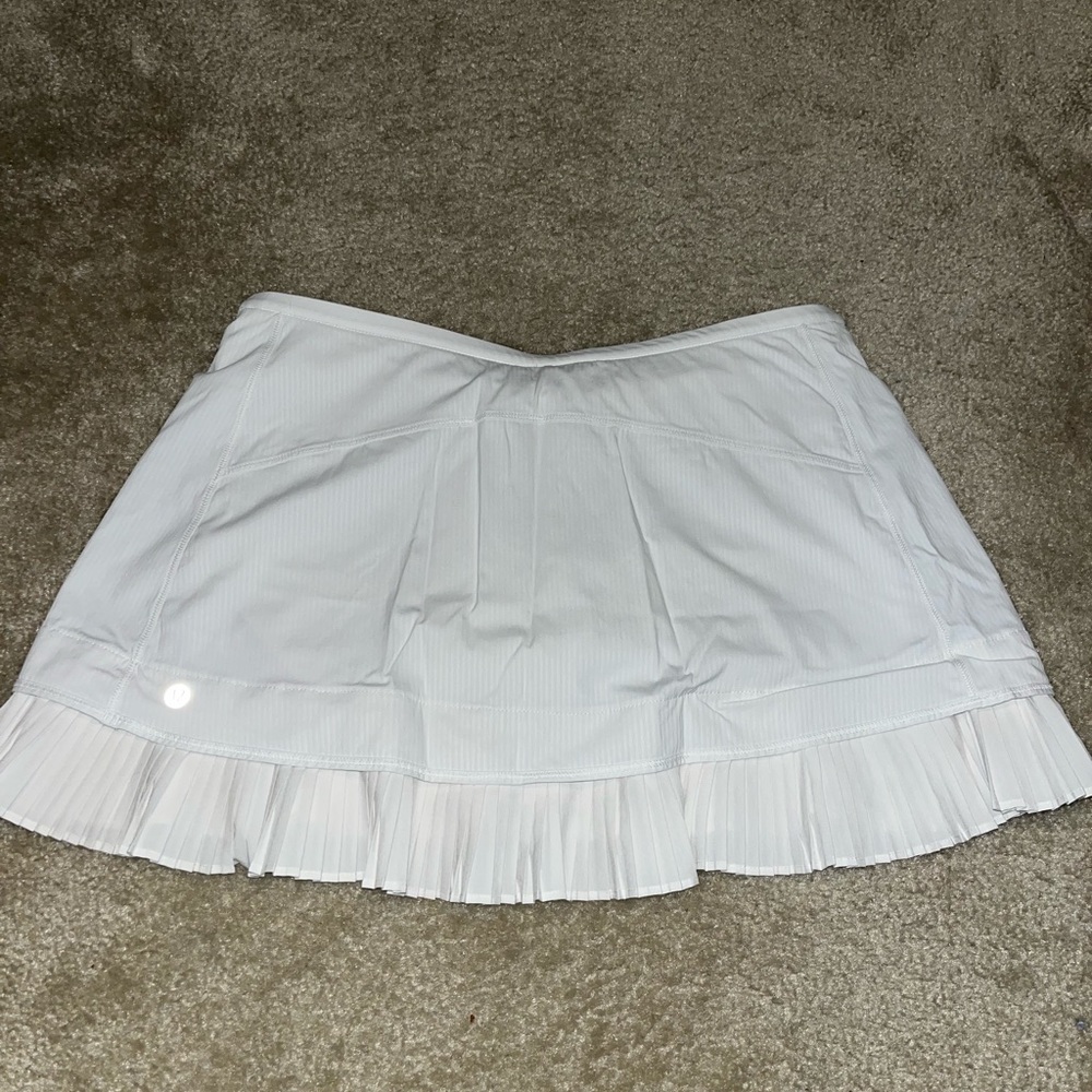 Lululemon white tennis skirt